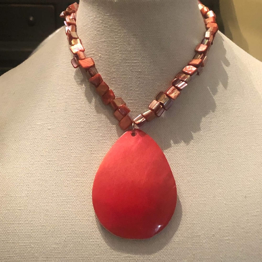 3/$20 VTG Pink Mother of Pearl Necklace